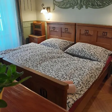 Kajovska 63 *