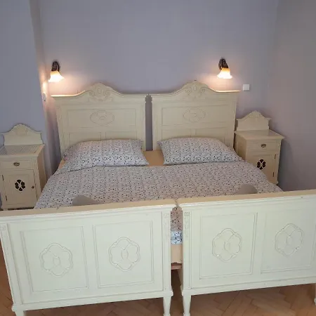 Kajovska 63 Aparthotel *